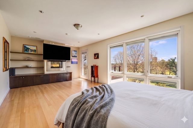 2 Blanchard Road, Cambridge, MA 02138