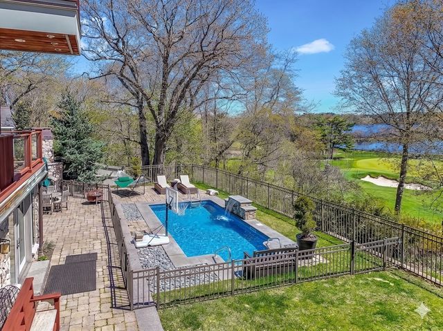 2 Blanchard Road, Cambridge, MA 02138