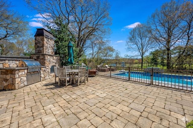 2 Blanchard Road, Cambridge, MA 02138