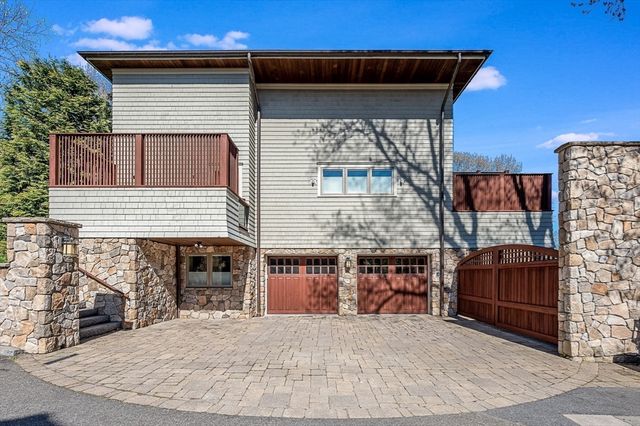 2 Blanchard Road, Cambridge, MA 02138