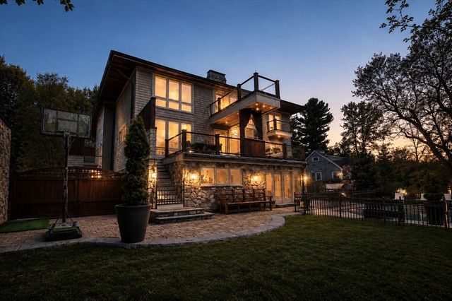 2 Blanchard Road, Cambridge, MA 02138