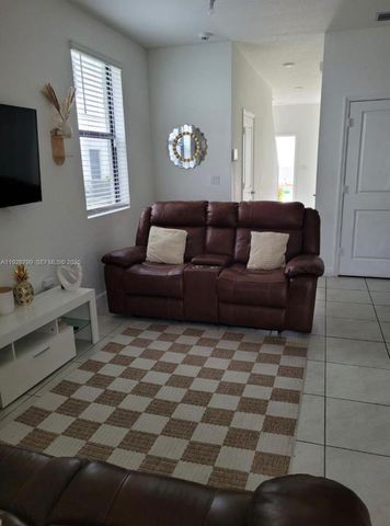 1161 SW 8th Ave, Florida City, FL 33034