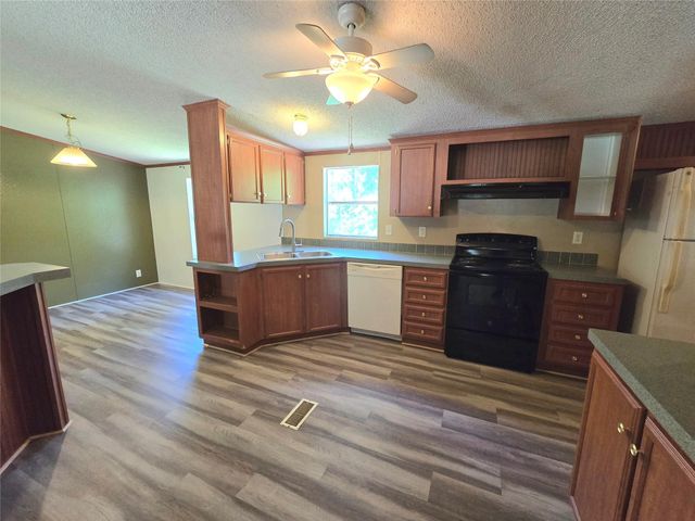 111 Lakeside Woods Drive, Point Blank, TX 77364