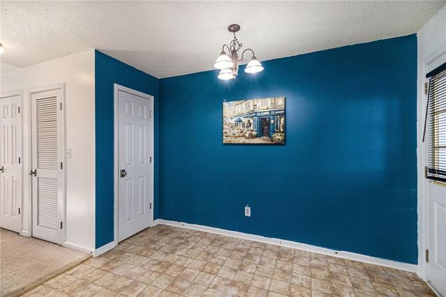 69 Princeton Glen Court, Adairsville, GA 30103