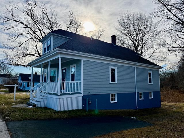 513 Slocum Rd, Dartmouth, MA 02747