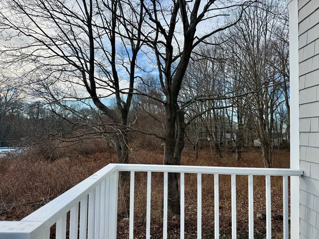 513 Slocum Rd, Dartmouth, MA 02747