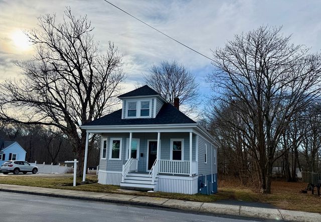 513 Slocum Rd, Dartmouth, MA 02747
