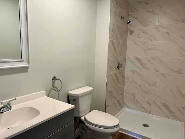 513 Slocum Rd, Dartmouth, MA 02747