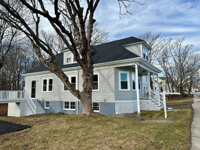 513 Slocum Rd, Dartmouth, MA 02747