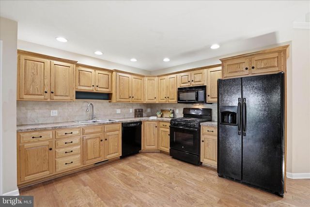 1321 FIELDSTONE DR, Mount Joy, PA 17552