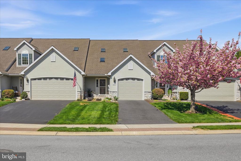 1321 FIELDSTONE DR, Mount Joy, PA 17552