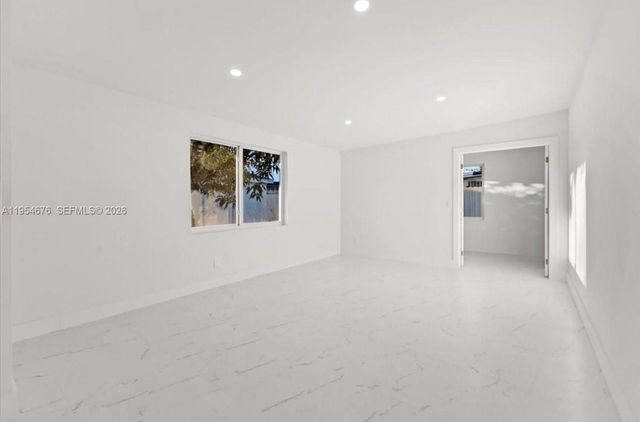 19320 NW 37th Ave, Miami Gardens, FL 33056