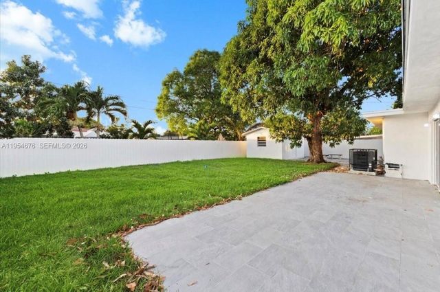 19320 NW 37th Ave, Miami Gardens, FL 33056