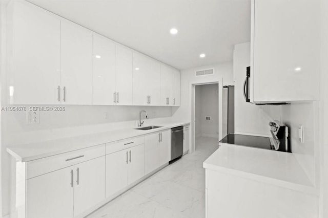 19320 NW 37th Ave, Miami Gardens, FL 33056