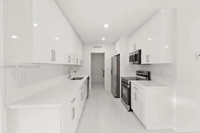 19320 NW 37th Ave, Miami Gardens, FL 33056