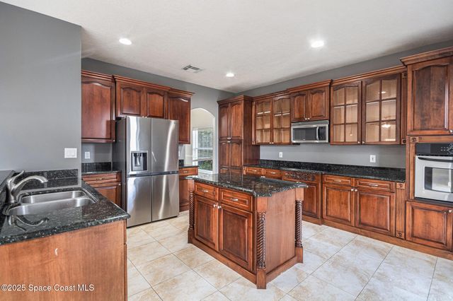 9814 S Heron Pointe Drive, Orlando, FL 32832