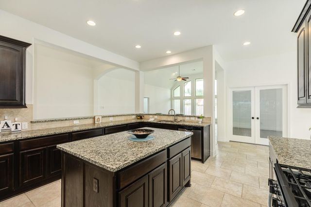 3209 Seneca Landing Lane, Pearland, TX 77584