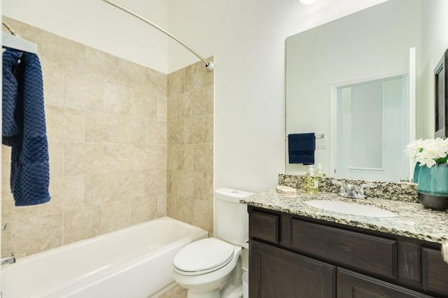 3209 Seneca Landing Lane, Pearland, TX 77584