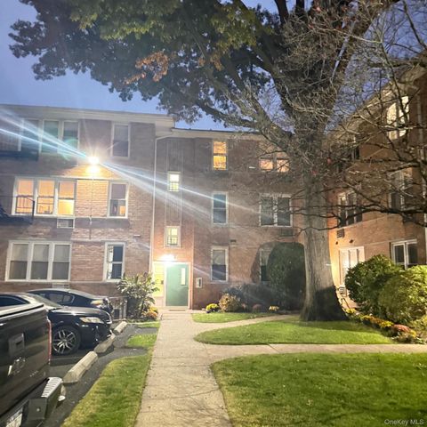 25 Trinity Place 2k, New Rochelle, NY 10805