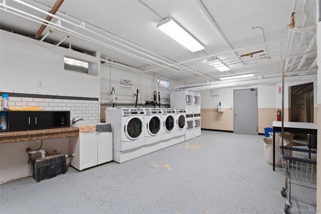 25 Trinity Place 2k, New Rochelle, NY 10805