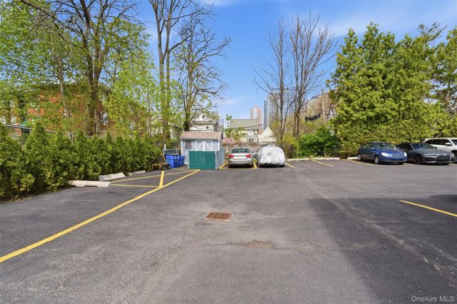 25 Trinity Place 2k, New Rochelle, NY 10805