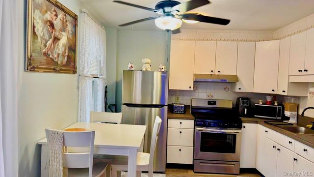 25 Trinity Place 2k, New Rochelle, NY 10805