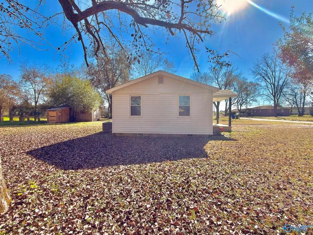 123 Mccollum Lane, New Market, AL 35761