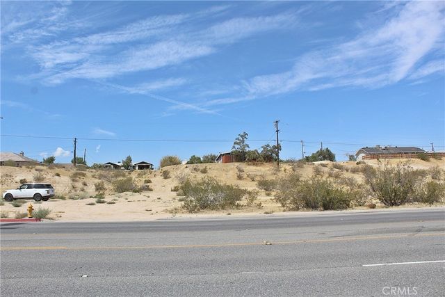 11 Village Drive, Victorville, CA 92395