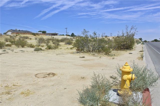 11 Village Drive, Victorville, CA 92395
