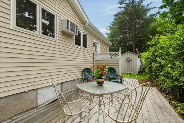 7 Locust Drive, Greenwood Lake, NY 10925