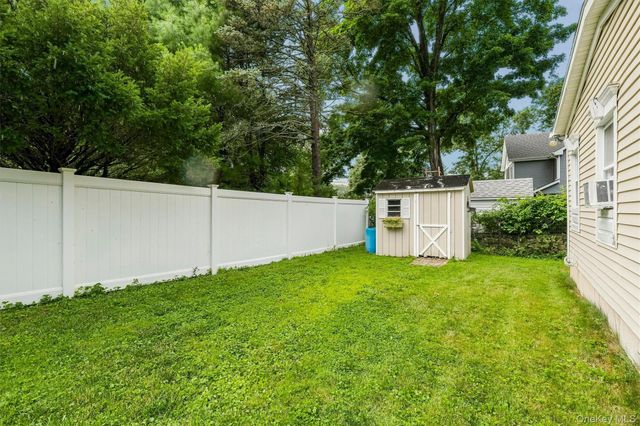 7 Locust Drive, Greenwood Lake, NY 10925