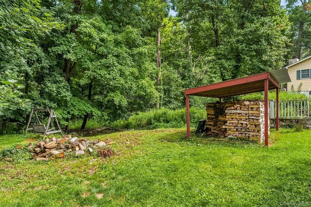 7 Locust Drive, Greenwood Lake, NY 10925