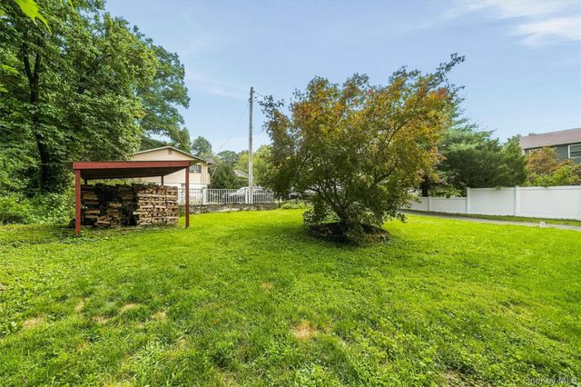 7 Locust Drive, Greenwood Lake, NY 10925