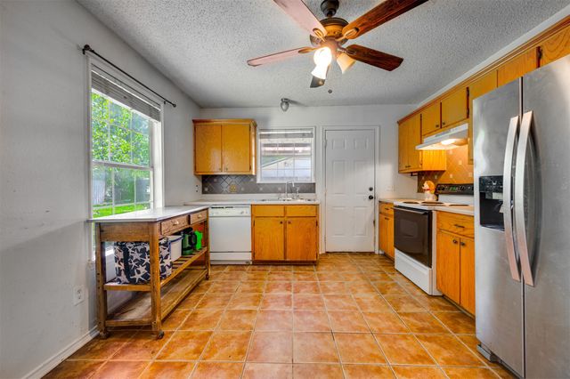 6295 Lakeview Drive, Reno, TX 75462