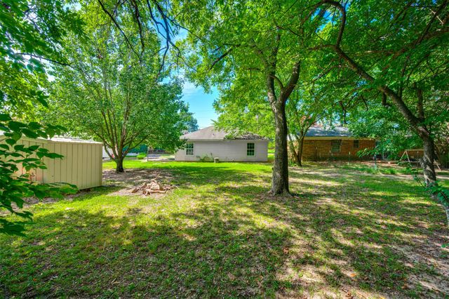 6295 Lakeview Drive, Reno, TX 75462