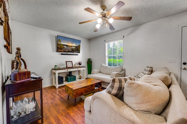 6295 Lakeview Drive, Reno, TX 75462