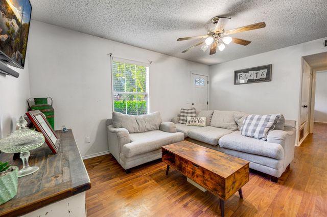 6295 Lakeview Drive, Reno, TX 75462