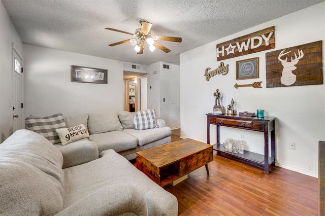 6295 Lakeview Drive, Reno, TX 75462