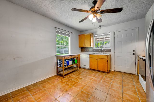 6295 Lakeview Drive, Reno, TX 75462