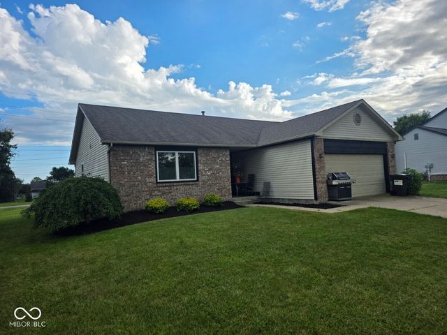 271 Bear Story Court, Greenfield, IN 46140