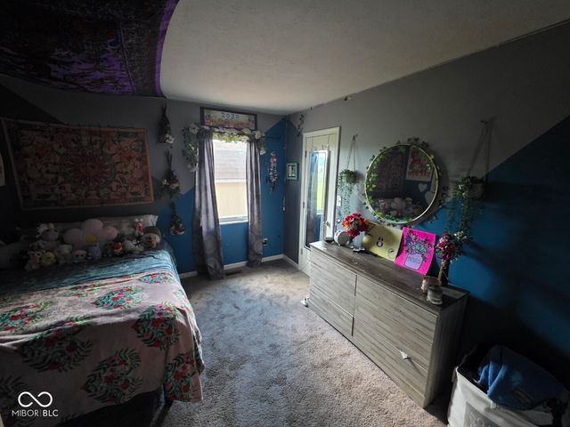 271 Bear Story Court, Greenfield, IN 46140