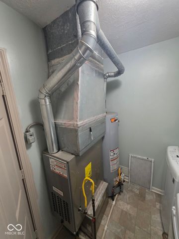 271 Bear Story Court, Greenfield, IN 46140