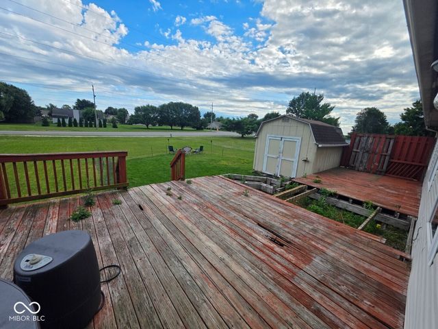 271 Bear Story Court, Greenfield, IN 46140