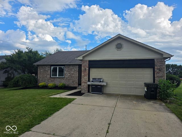 271 Bear Story Court, Greenfield, IN 46140