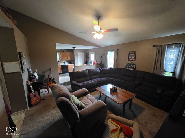271 Bear Story Court, Greenfield, IN 46140