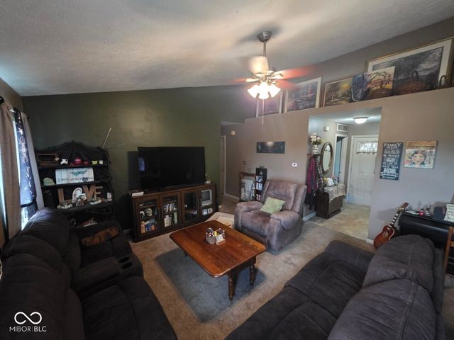 271 Bear Story Court, Greenfield, IN 46140