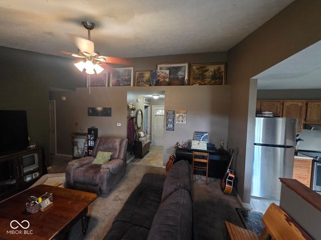 271 Bear Story Court, Greenfield, IN 46140