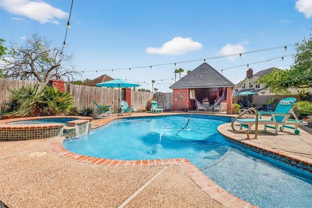 8934 Villefrance, Corpus Christi, TX 78414