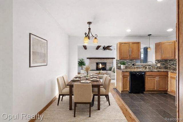 38731 Ann Arbor Trail, Livonia, MI 48150