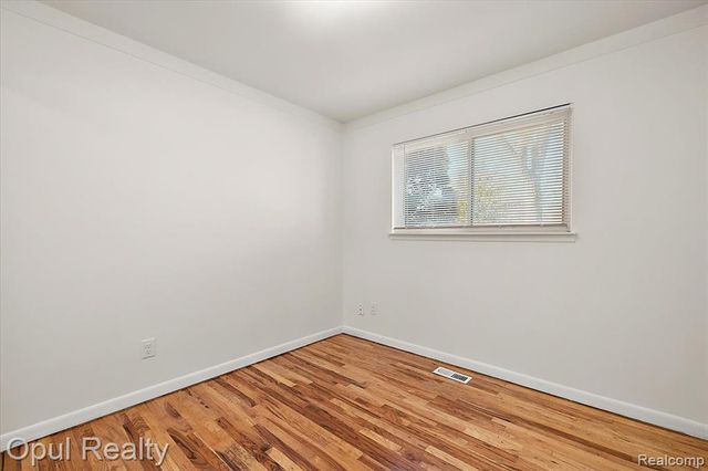 38731 Ann Arbor Trail, Livonia, MI 48150